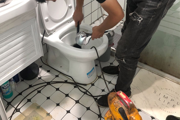 长丰镇疏通下水道