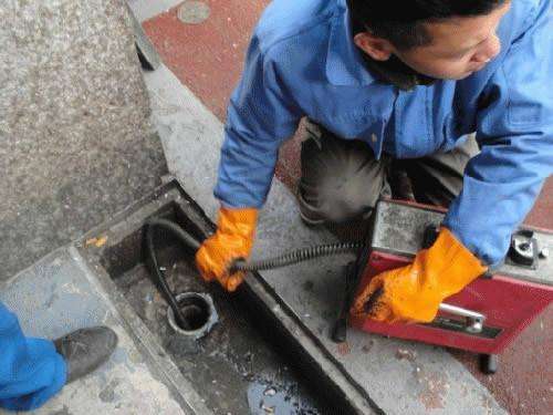 长丰镇疏通下水道