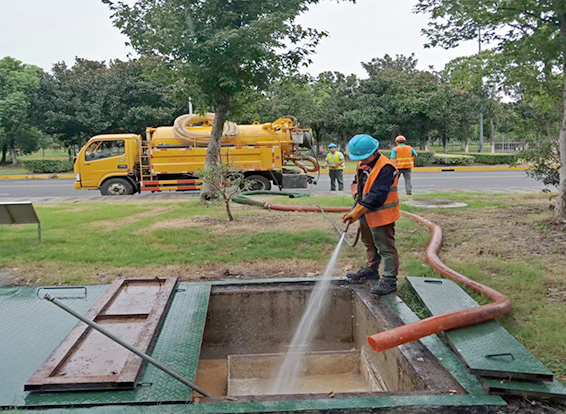 长丰镇化油池清理