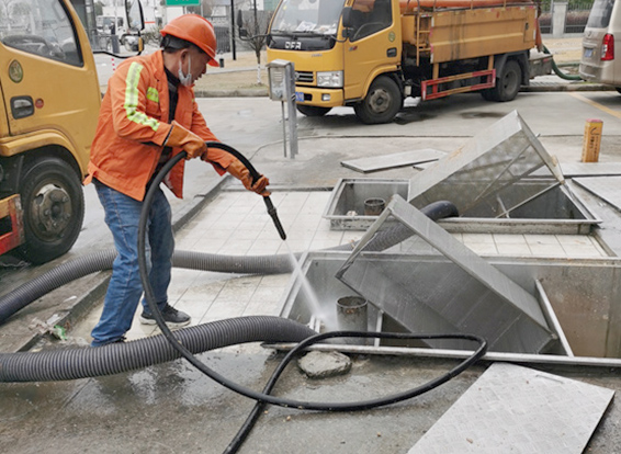 长丰镇隔油池清理